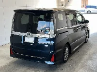 Цена авто Toyota Voxy с аукционов Японии, номер кузова ZWR80W, пробег 106 000, оценка 2