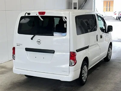 NISSAN NV200