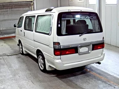 TOYOTA HIACE