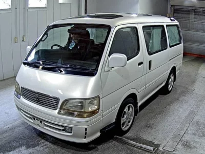 TOYOTA HIACE