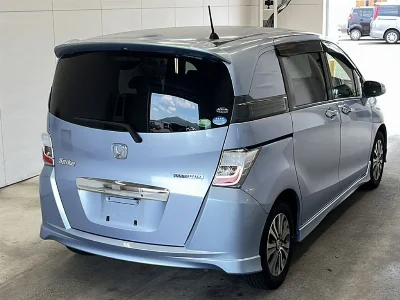 HONDA FREED SPIKE