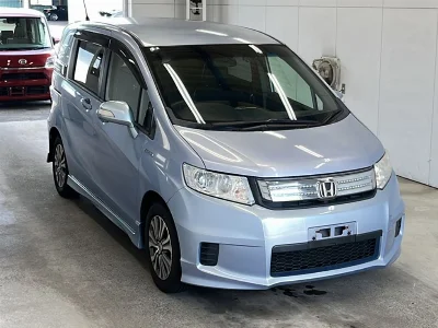 HONDA FREED SPIKE