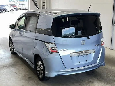 HONDA FREED SPIKE