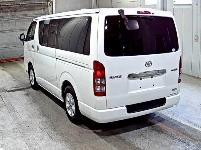 TOYOTA HIACE VAN