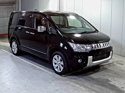 MITSUBISHI DELICA D5