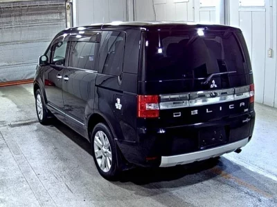 MITSUBISHI DELICA D5