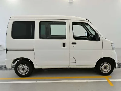 TOYOTA PIXIS VAN