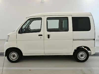 TOYOTA PIXIS VAN