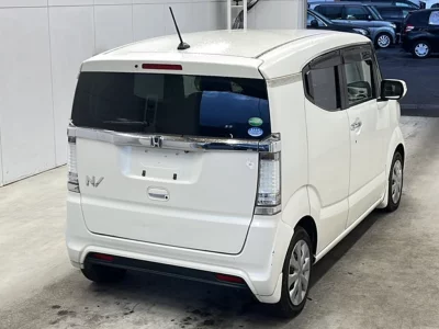 HONDA N BOX SLASH