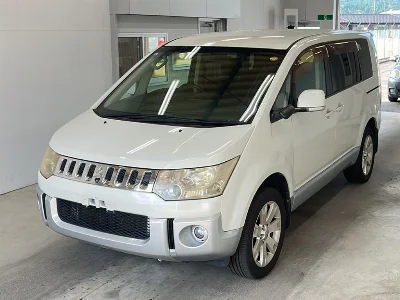 MITSUBISHI DELICA D5