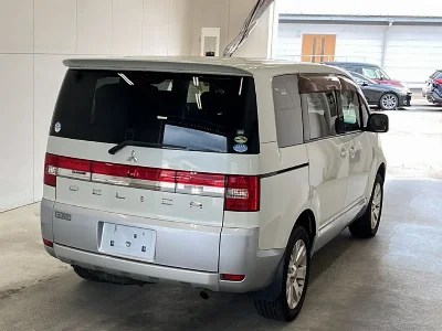 MITSUBISHI DELICA D5