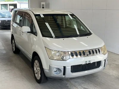 MITSUBISHI DELICA D5