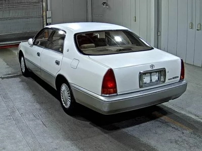 TOYOTA CROWN MAJESTA