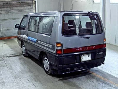 MITSUBISHI DELICA WAGON