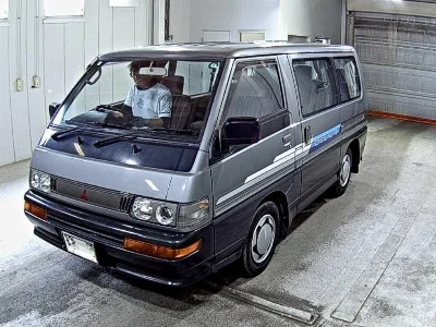 MITSUBISHI DELICA WAGON