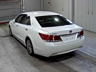 TOYOTA CROWN MAJESTA