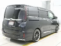 Цена авто Toyota Esquire с аукционов Японии, номер кузова ZRR85G, пробег 204 000, оценка 4