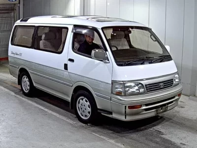 TOYOTA HIACE