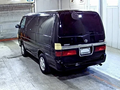 TOYOTA HIACE
