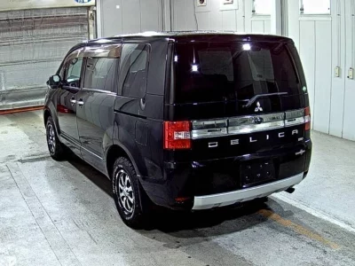 MITSUBISHI DELICA D5