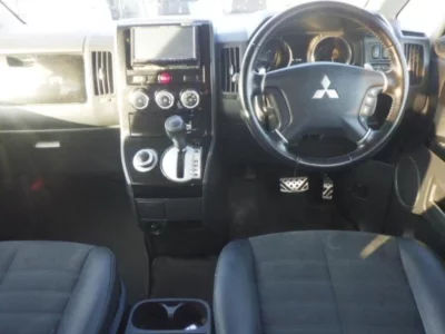 MITSUBISHI DELICA D5