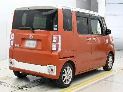 TOYOTA PIXIS MEGA