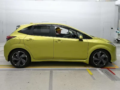 NISSAN AURA