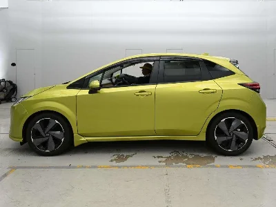 NISSAN AURA
