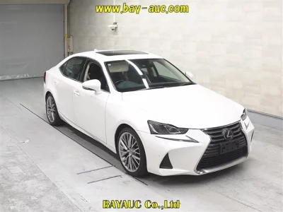 LEXUS IS