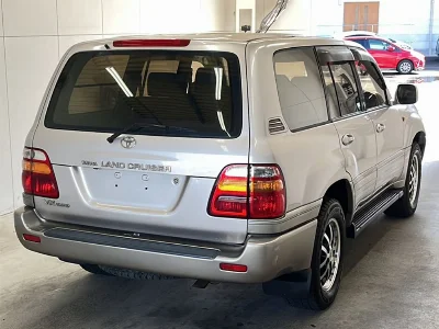 TOYOTA LAND CRUISER