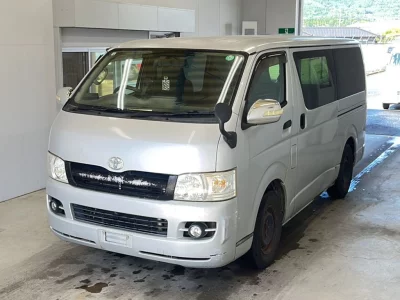 TOYOTA HIACE VAN