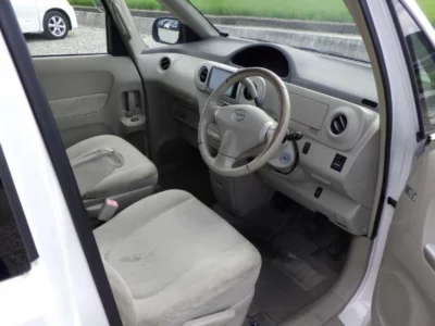 TOYOTA PORTE