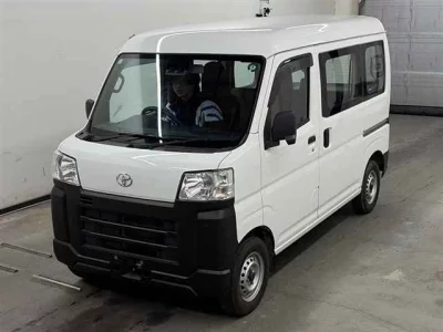 TOYOTA PIXIS VAN