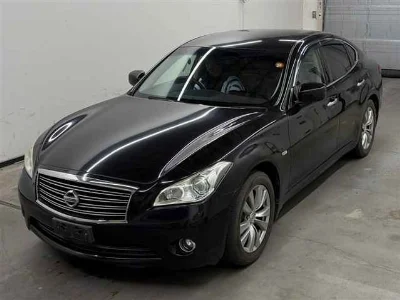 NISSAN FUGA