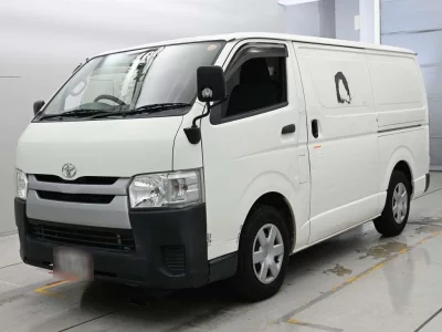 TOYOTA REGIUS VAN