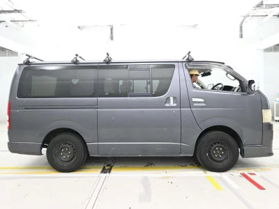 TOYOTA REGIUS VAN