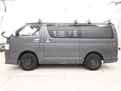 TOYOTA REGIUS VAN
