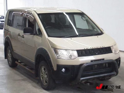 MITSUBISHI DELICA D5