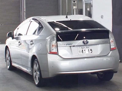 TOYOTA PRIUS