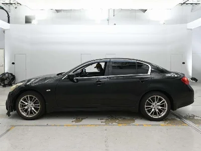 NISSAN SKYLINE