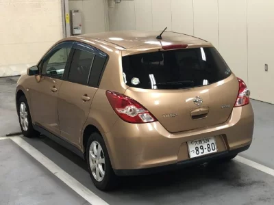 NISSAN TIIDA