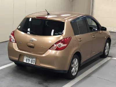 NISSAN TIIDA