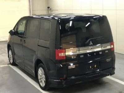MITSUBISHI DELICA D5