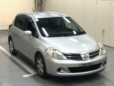 NISSAN TIIDA