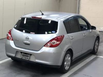 NISSAN TIIDA