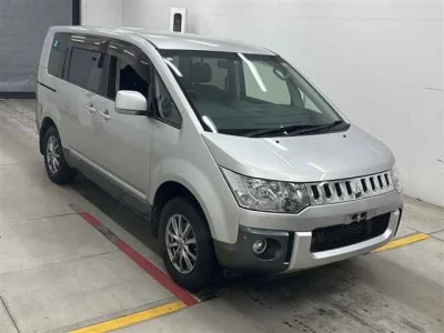 MITSUBISHI DELICA D5