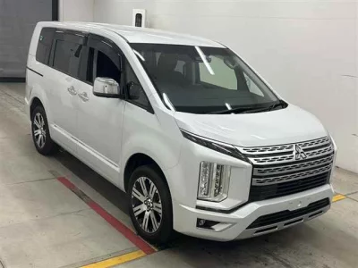 MITSUBISHI DELICA D5