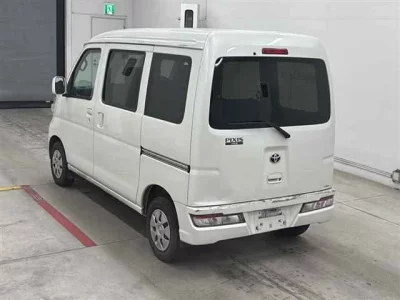 TOYOTA PIXIS VAN