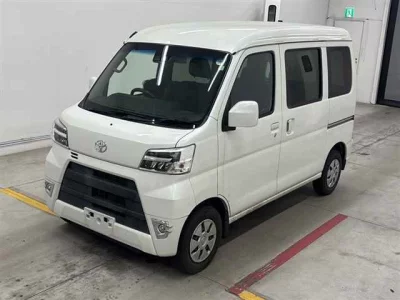 TOYOTA PIXIS VAN
