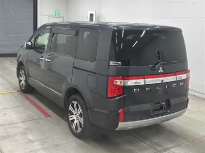 MITSUBISHI DELICA D5